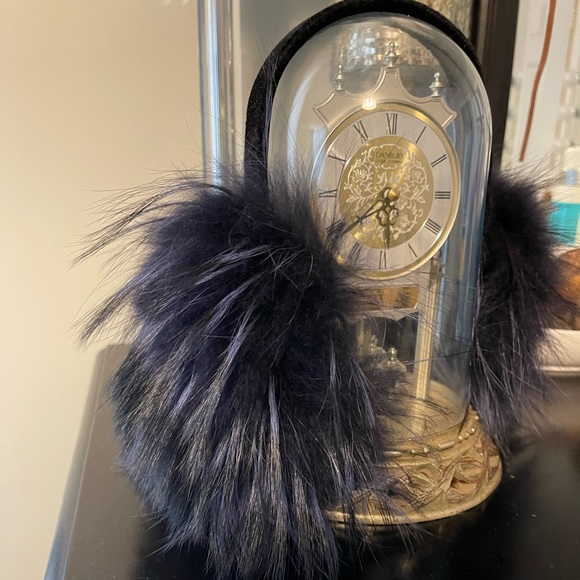 Genuine Fur Ear Muffs - violet /blue never worn NWOT - Picture 3 of 3